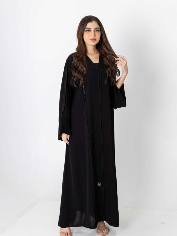 2-10037 عباية شيهانه بتطريز في الجوانب