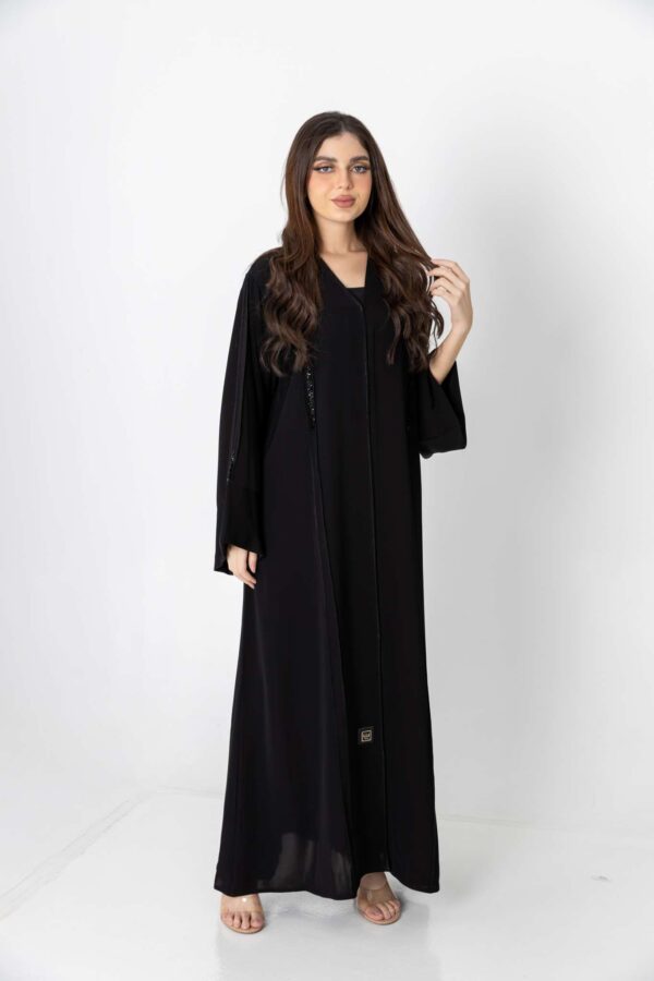 2-10037 عباية شيهانه بتطريز في الجوانب