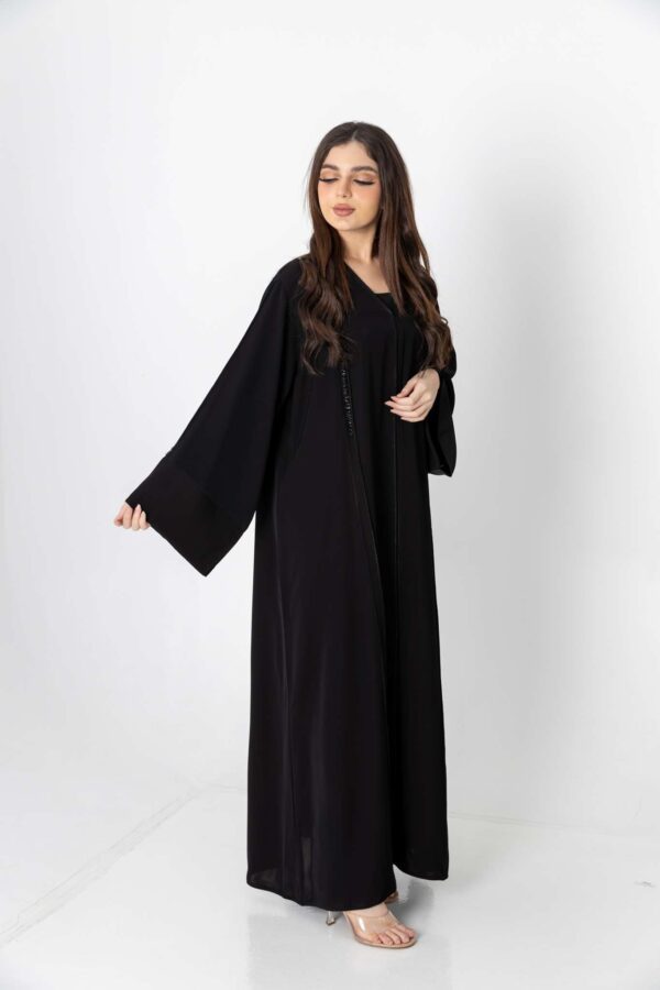 2-10037 عباية شيهانه بتطريز في الجوانب