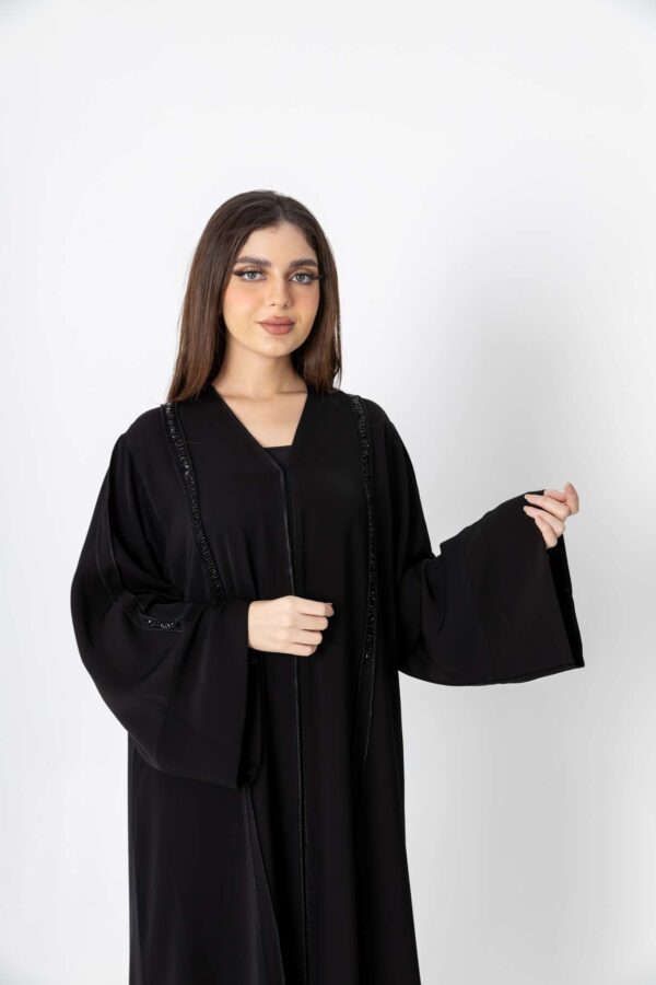 2-10037 عباية شيهانه بتطريز في الجوانب