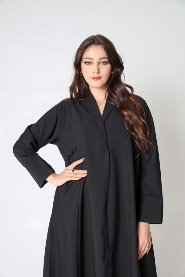 2-10063 عبايةشيهانه  كريب سوداء بتطريز بسيط