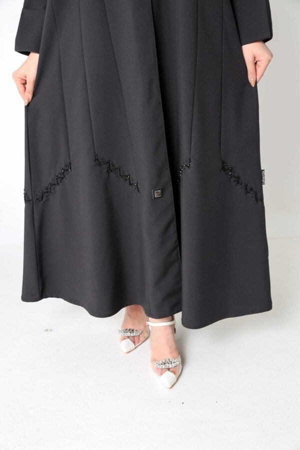 2-10063 عبايةشيهانه  كريب سوداء بتطريز بسيط