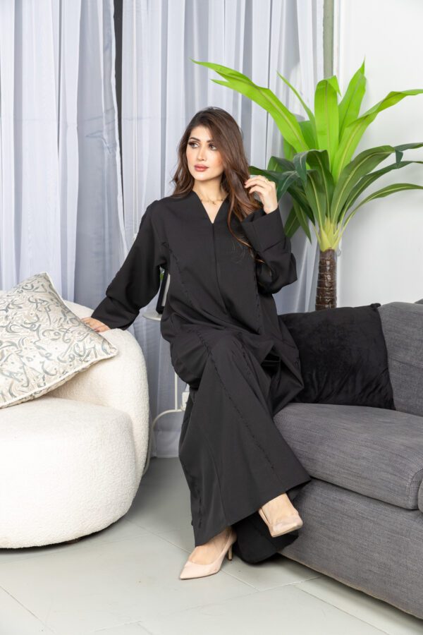 2-10039 عباية شيهانه مطرزة بالخيط والخرز