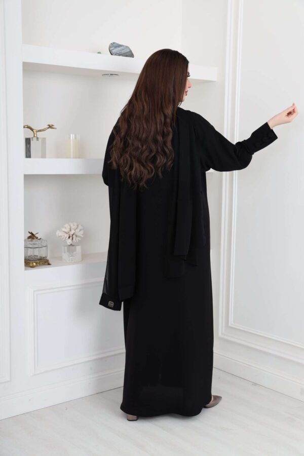 1-10045 عباية شيهانه باكمام مزينة بازرار