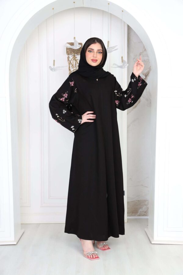 3-10056 عبايةشيهانه بتطريز ملون من الاكمام