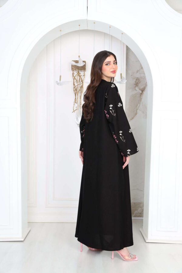 3-10056 عبايةشيهانه بتطريز ملون من الاكمام