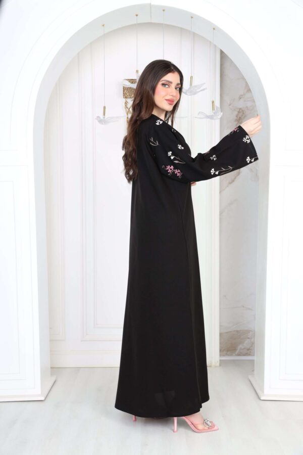 3-10056 عبايةشيهانه بتطريز ملون من الاكمام