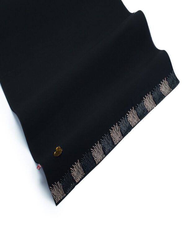 8-10113 طرحة شيهانه مطرزة من الاطراف