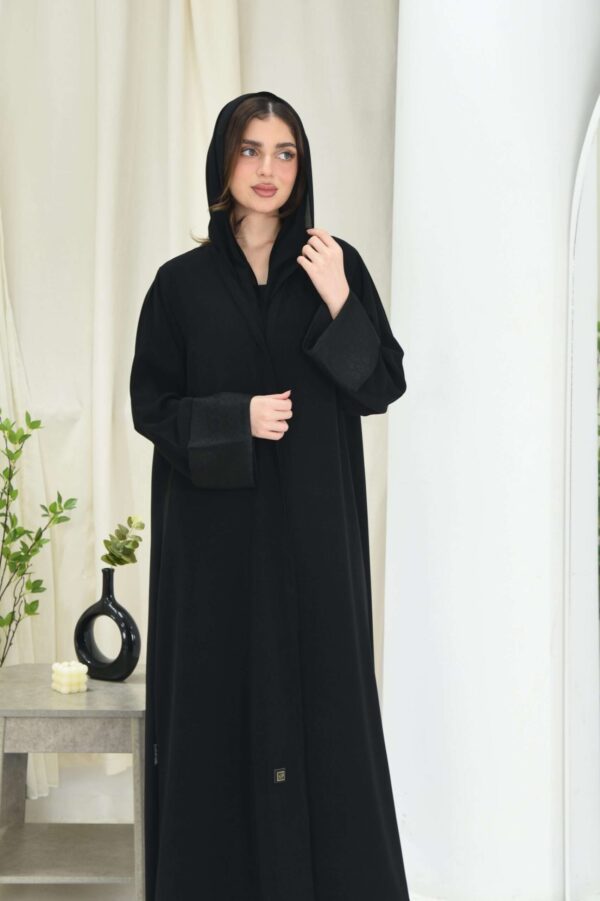 1-10054 عباية شيهانه سادة بأكمام مقلوبة