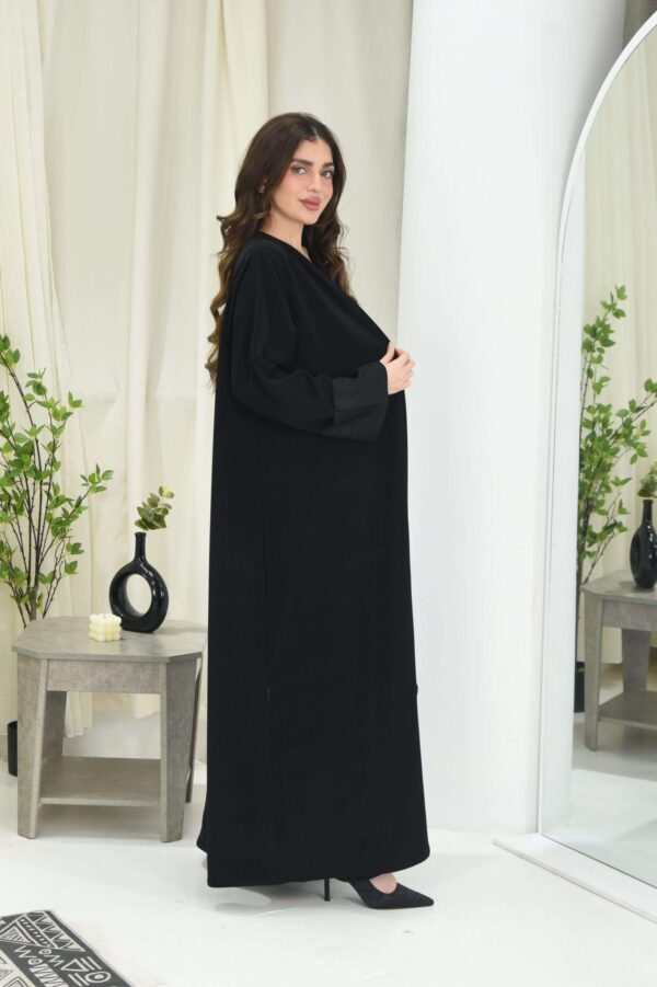 1-10054 عباية شيهانه سادة بأكمام مقلوبة