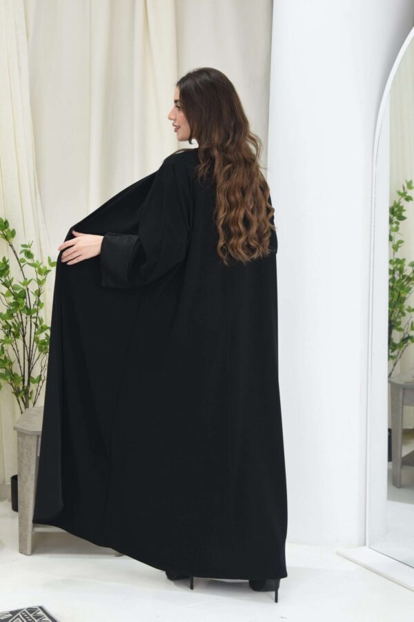 1-10054 عباية شيهانه سادة بأكمام مقلوبة