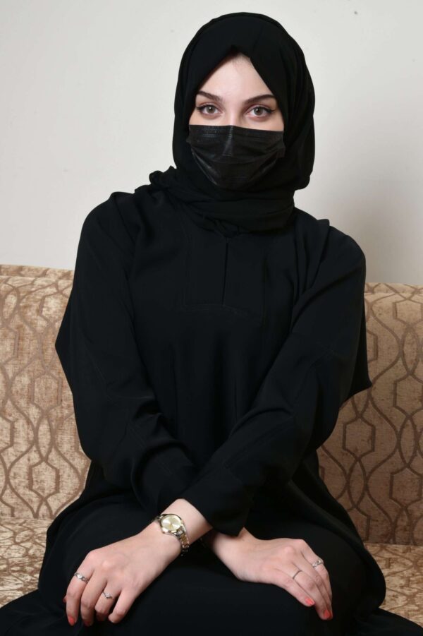 1-10043 عباية شيهانه سادة كم عادي مغلقة