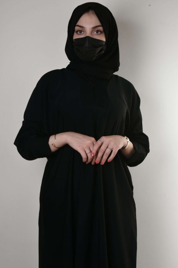 1-10043 عباية شيهانه سادة كم عادي مغلقة