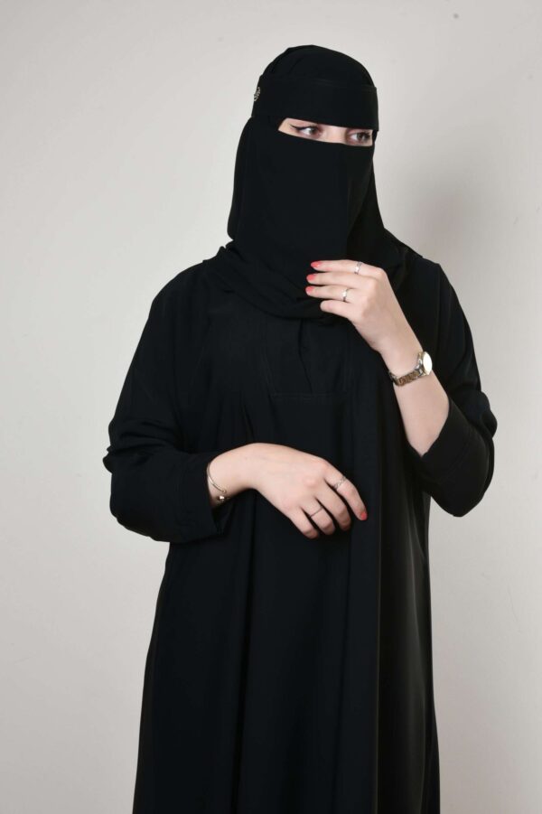 1-10043 عباية شيهانه سادة كم عادي مغلقة