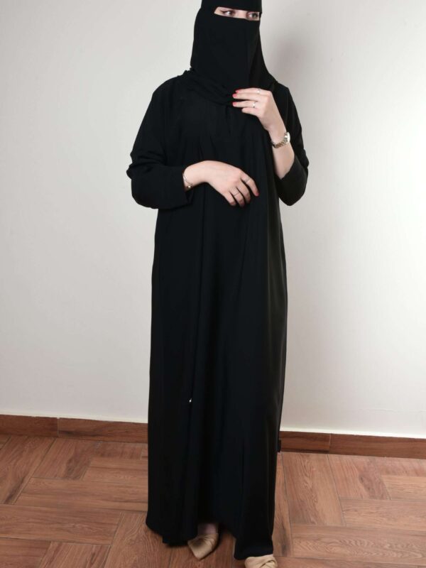 1-10043 عباية شيهانه سادة كم عادي مغلقة