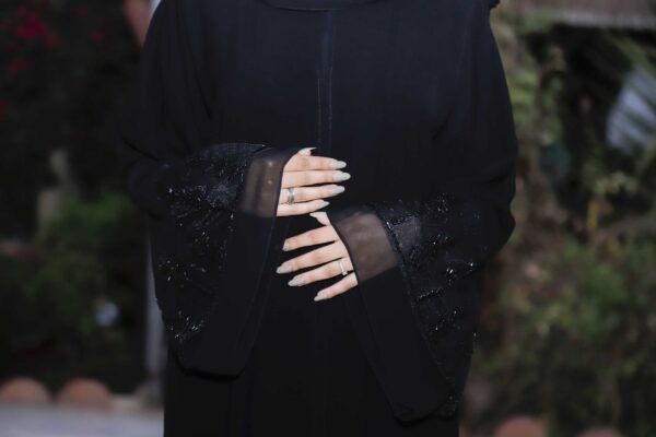 _MG_4585 (shihana.shop) 4-1278 عباية شيهانه تطريز كم عريض