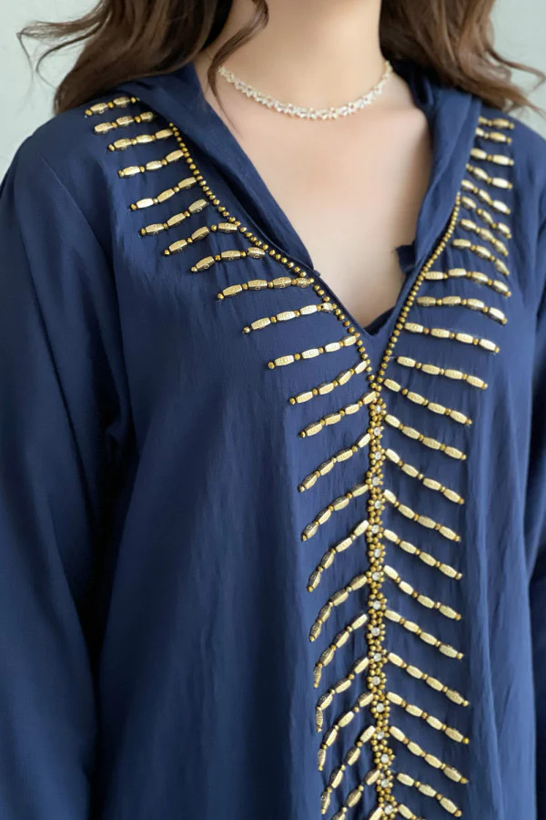 9-10183 جلابيه نمط قفطان مطرزه بخرز وبلور ذهبي