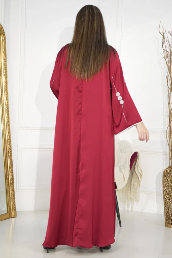 9-10192 جلابيه عنابي بفصوص محدد من امام و اكتاف