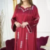 9-10192 جلابيه عنابي بفصوص محدد من امام و اكتاف