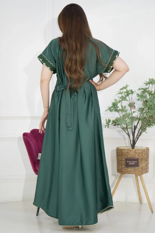 9-10191 جلابيه زيتي مطرزه تطريز كبيوتر من الامام