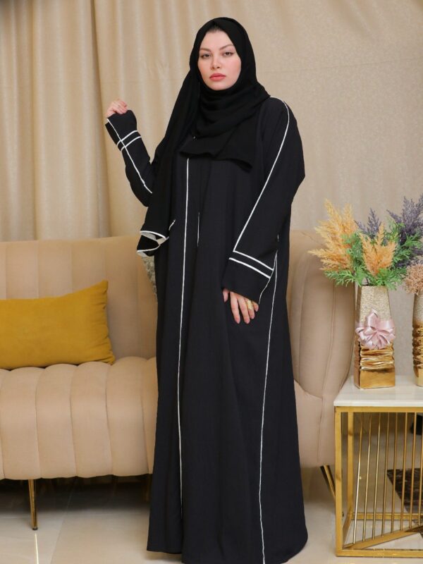 4-10213 عباية شيهانة عملية بتصميم انيق