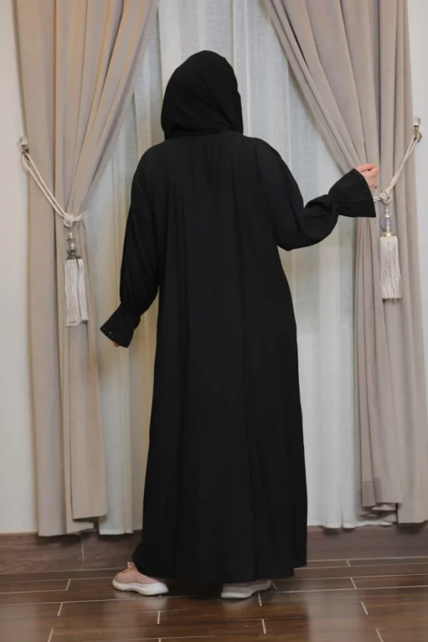 080A7806-683x1024 4-10304 عباية شيهانه لف بحريني تطريز امام كم مطاط