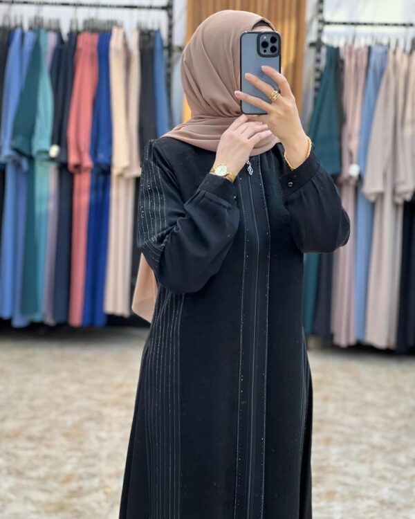 4-10242 عباية شيهانة عملية تطريز اسود