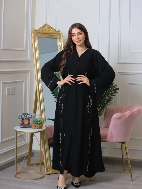 3-10291 عبايه شيهانه مطرز امام كم مربع فضي