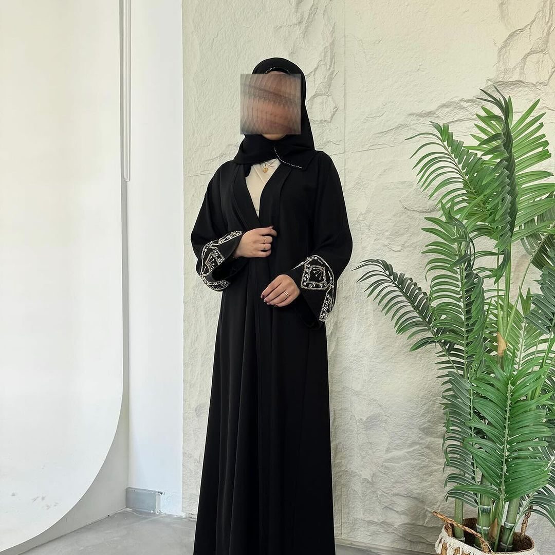 3-10379 عباية شيهانه تطريز من الاكمام
