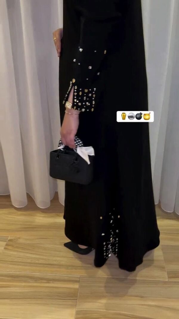 WhatsApp Image 2025-12-18 at 1.15.27 PM (1) 2323 عبايه شيهانه تطريز كم انيق