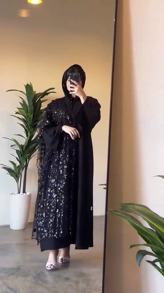 2-10834 عباية شيهانة انيقه مطرزة